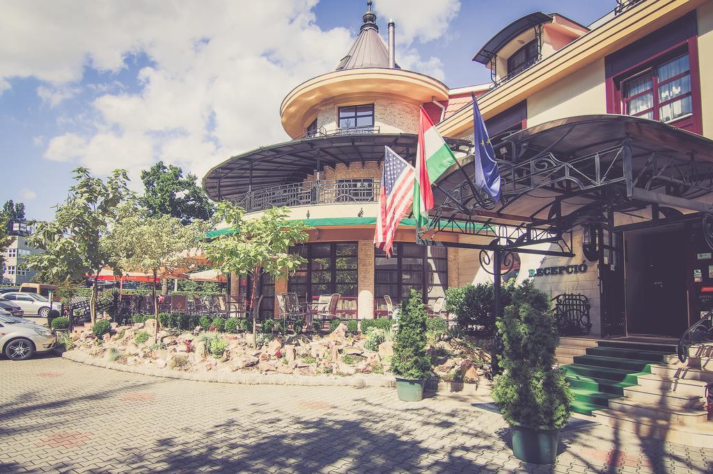 Hotel Kitty Miskolc Esterno foto