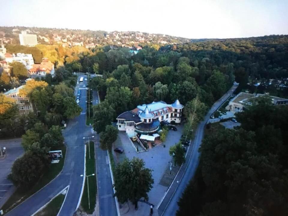 Hotel Kitty Miskolc Esterno foto